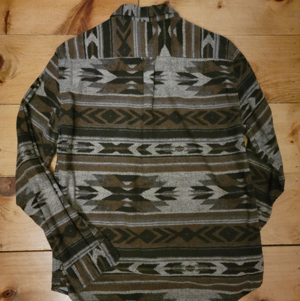 Patterned button up shirt - Picture 4 of 10